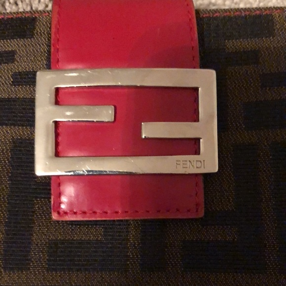 Fendi pouchette 100% authentic, used - Picture 3 of 9